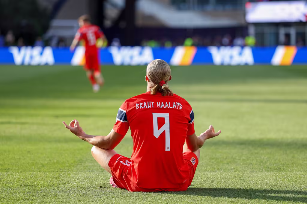 Erling Haaland Menggila! Cetak Dua Gol Bawa Norwegia Libas Irak 4-1 di Grup I