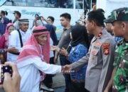 Suasana Haru Warnai Kepulangan Jamaah Haji Kloter 2 Asal Sidrap