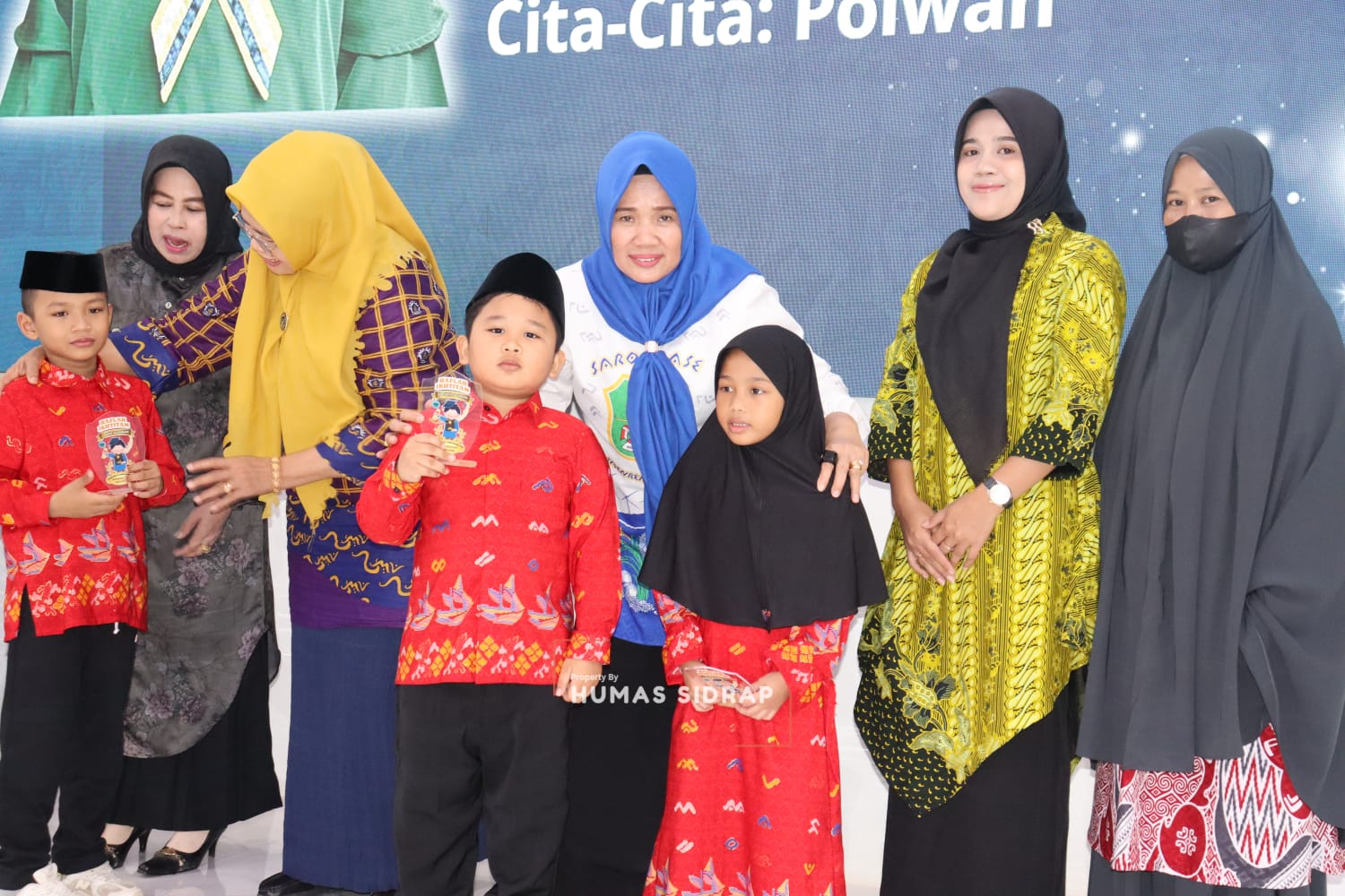 Wisuda Santri At-Tauhid, Nurkanaah Harap Sidrap Jadi Lumbung Penghafal Al-Qur’an