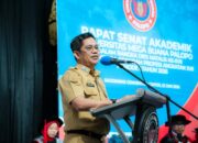 Wisuda Angkatan XVII UMB Palopo, Ini Wejangan Sekda Zulkifli Halid