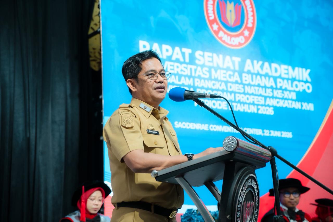 Wisuda Angkatan XVII UMB Palopo, Ini Wejangan Sekda Zulkifli Halid