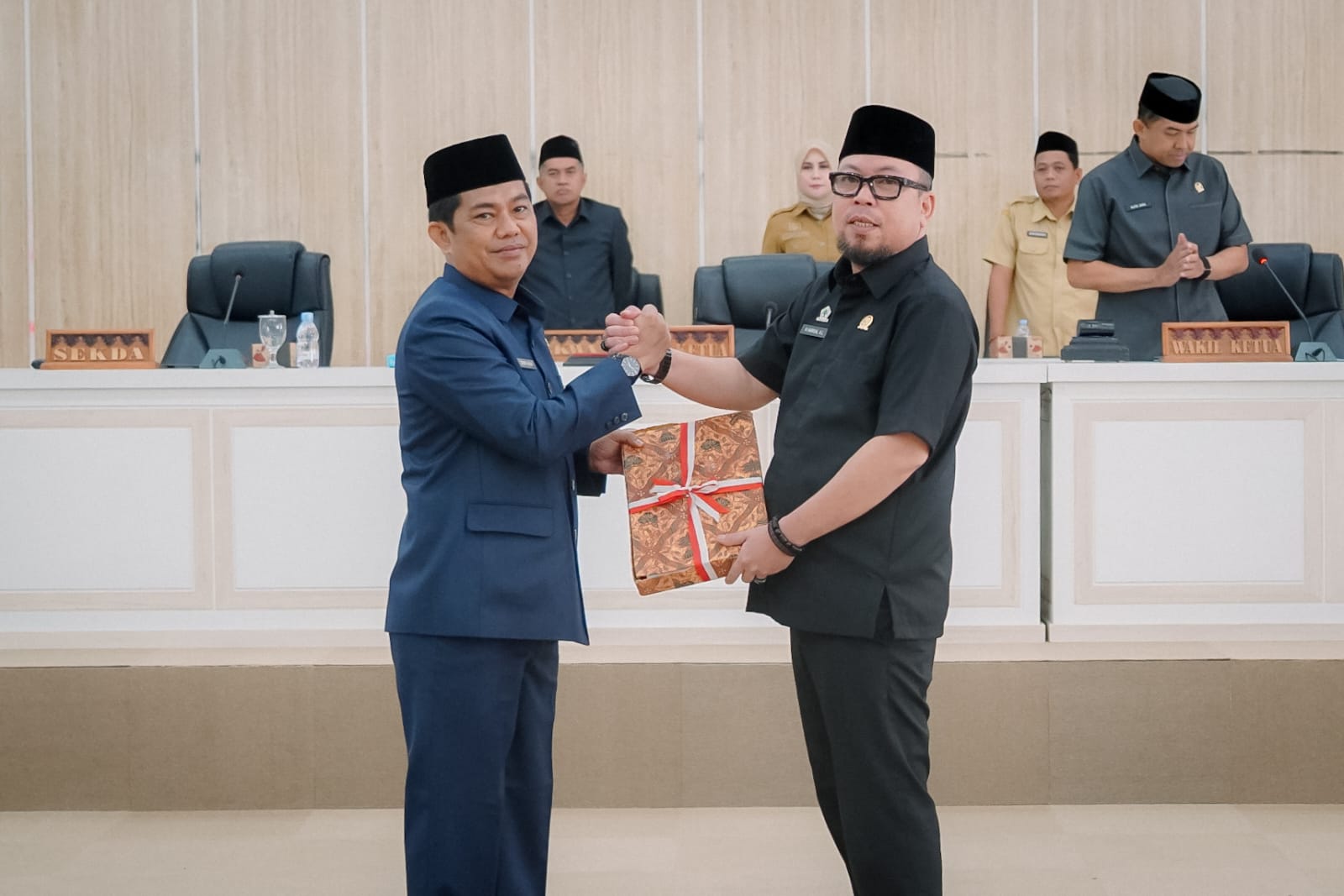 Pertahankan Predikat WTP Sejak 2016, Pemkot Palopo Serahkan Laporan Keuangan ke DPRD