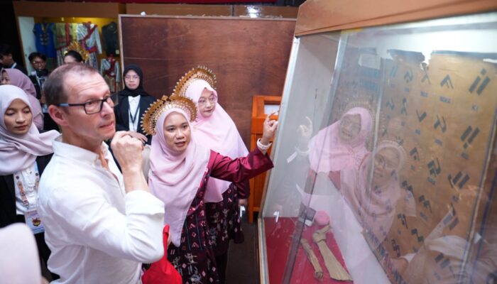 Delegasi Diplomatik Dunia Terpesona Budaya Sulsel di Balla Lompoa