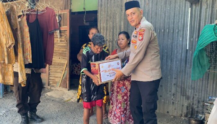 Sambut Hari Bhayangkara ke-80, Polsek Watang Pulu Salurkan Bantuan Sosial untuk Warga Prasejahtera