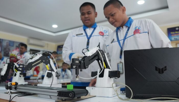 Kemendikdasmen Dorong Lulusan SMK Tangkap Peluang Emas di Era Industri Robotika