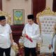 Patahudding Jamu Ustadz Somad di Rujab, Berikan Badik Pamor Luwu