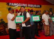 Wabup Luwu Serahkan Hadiah Lomba Literasi