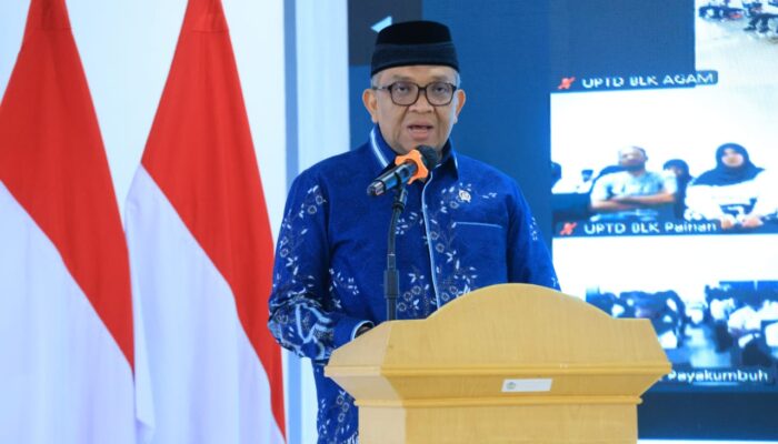 Tak Harus Jadi ASN, Wamenaker Dorong Generasi Muda Kuasai Keterampilan Kerja
