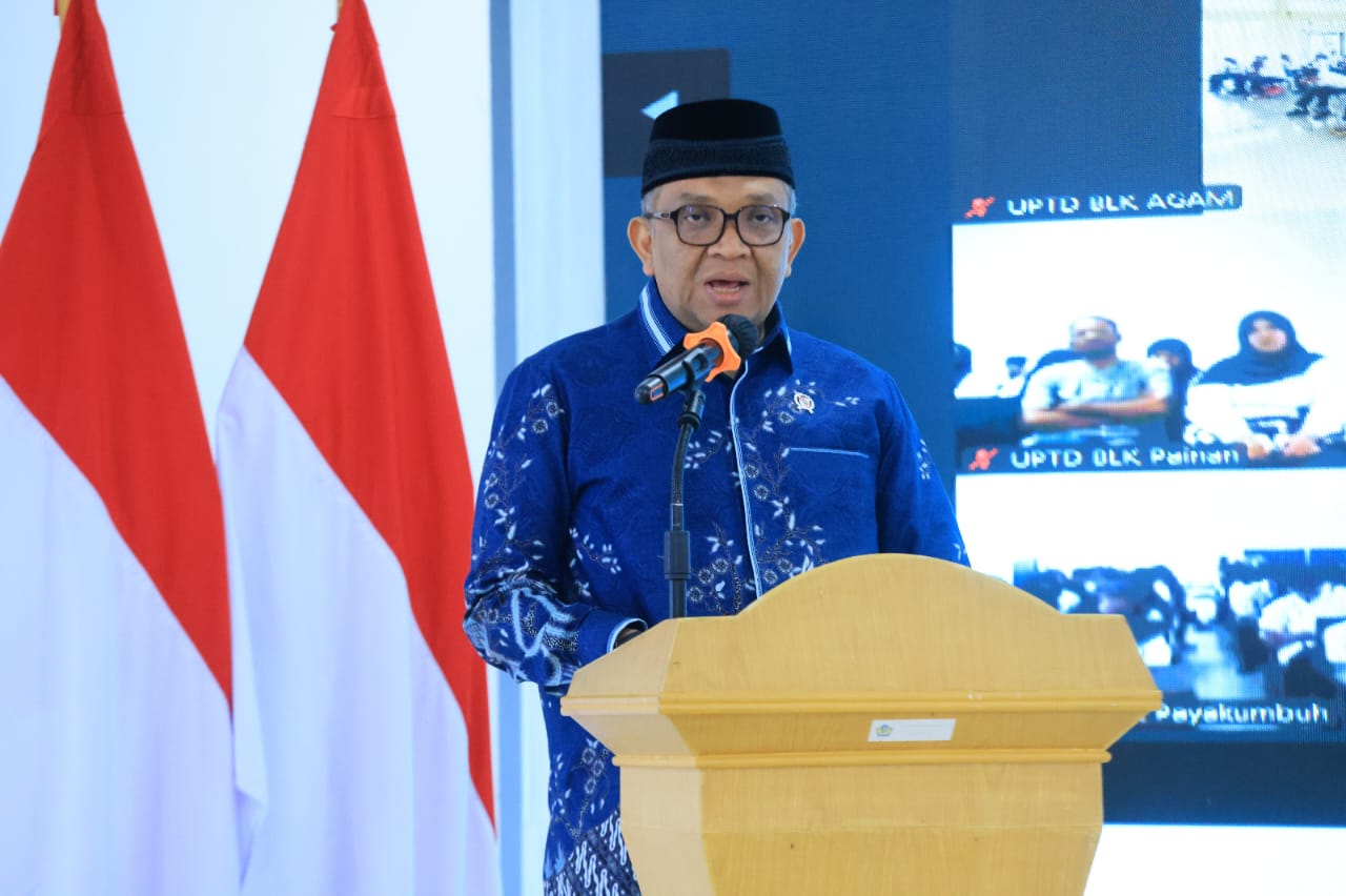 Tak Harus Jadi ASN, Wamenaker Dorong Generasi Muda Kuasai Keterampilan Kerja