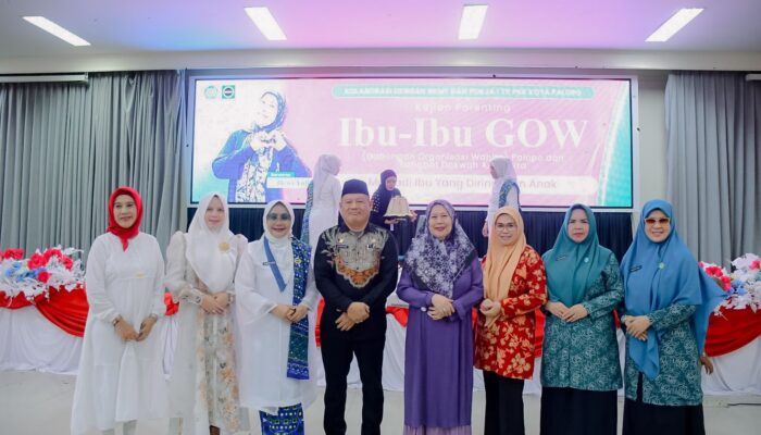 Ratusan Ibu-Ibu GOW Palopo Antusias Ikuti Kajian Ilmu Parenting Bersama Dewi Yull