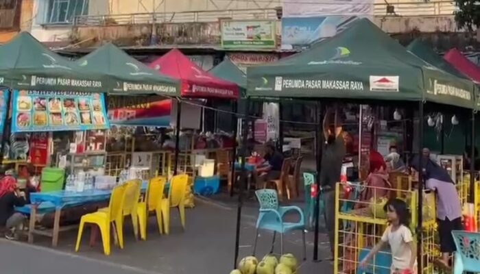 Pedagang Es Kelapa Muda Rotterdam Pindah ke Pasar Kampung Baru