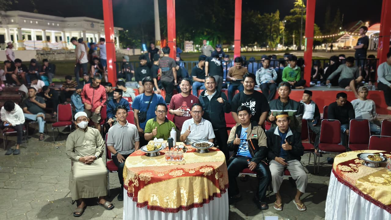 Nobar Semifinal Inggris vs Argentina, Wabup Bone Larut Bersama Warga Watampone