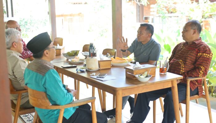 Tukar Gagasan Pembangunan Bupati Bone dengan Bupati Sleman