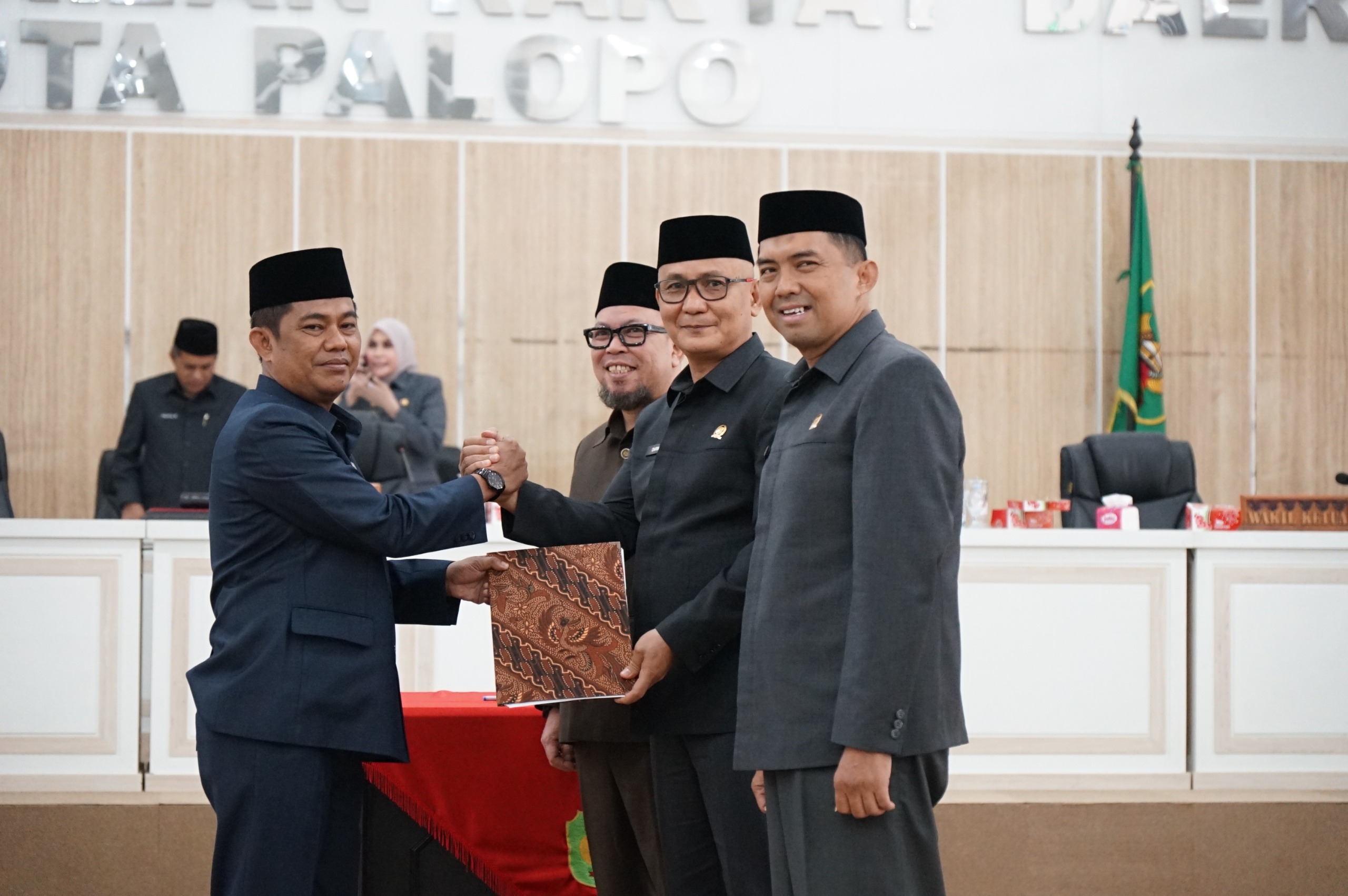 DPRD Palopo Gelar Rapat Paripurna, Tetapkan Ranperda Pertanggungjawaban APBD 2025