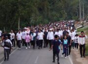 Naili Trisal Meriahkan Jalan Sehat Anti Mager di Toraja Utara