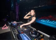 Tampil Memukau hingga ke Malaysia, DJ Adhe Asal Pinrang Sukses Hipnotis Ribuan Penonton