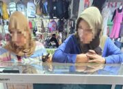 Dua Perempuan Terekam CCTV Diduga Curi Gelang Emas di Pasar Rappang