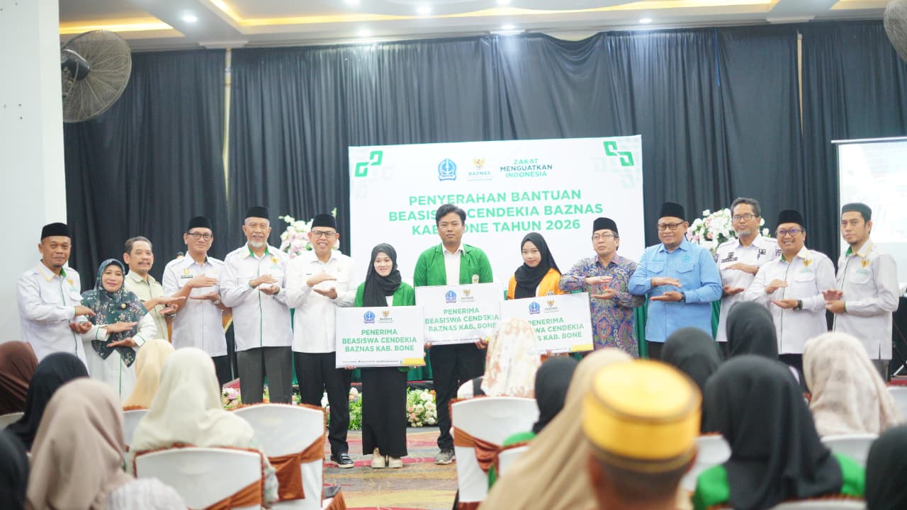 Sebanyak 39 Mahasiswa Terima Beasiswa Cendekia BAZNAS Bone