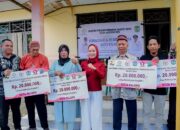 Wali Kota Palopo Serahkan Bantuan BSPS kepada Warga Pentojangan