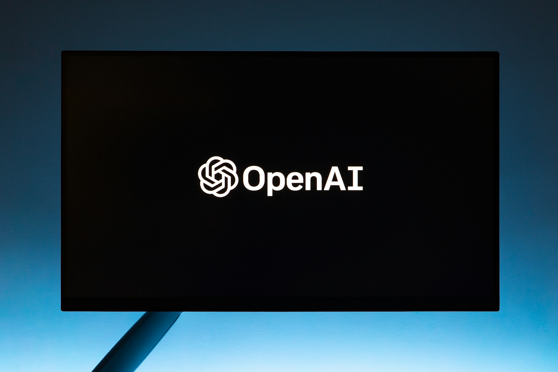 Apple Gugat OpenAI Atas Dugaan Pencurian Rahasia Dagang Perangkat Keras