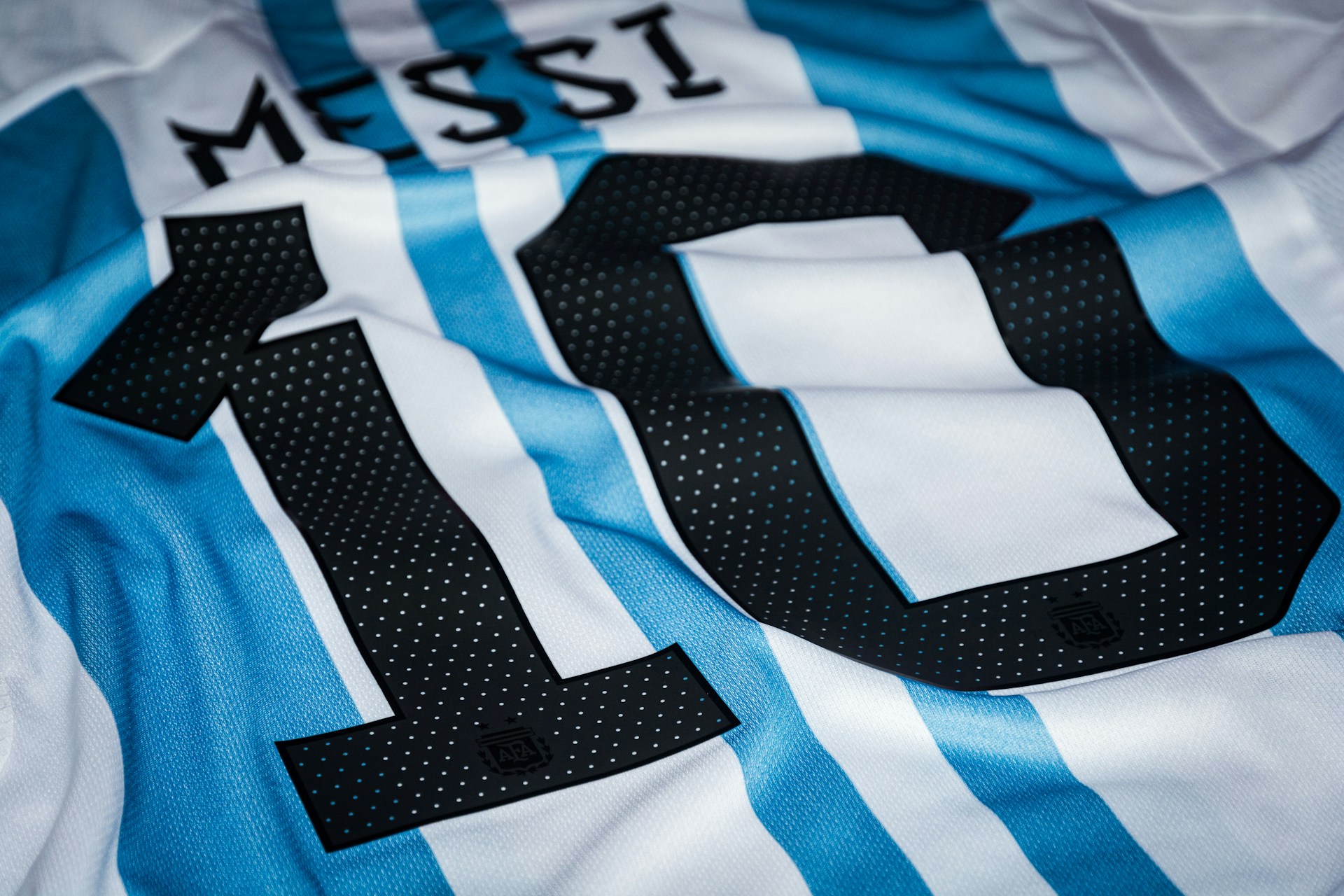 Dua Assist Gemilang Lionel Messi Bawa Argentina Comeback Taklukkan Inggris 2-1