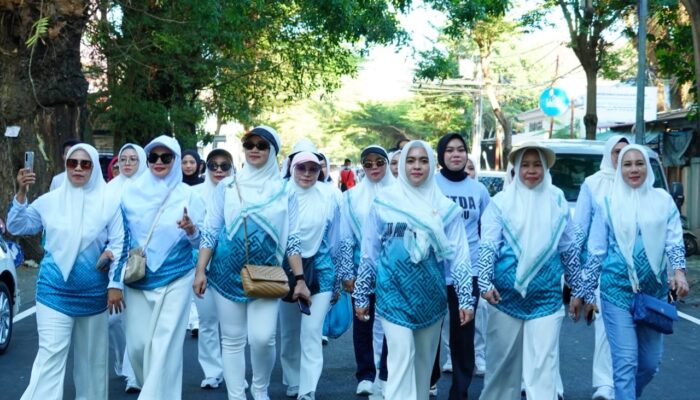 Dekranasda Luwu Semarakkan Jalan Sehat Anti Mager HUT Dekranas ke 46