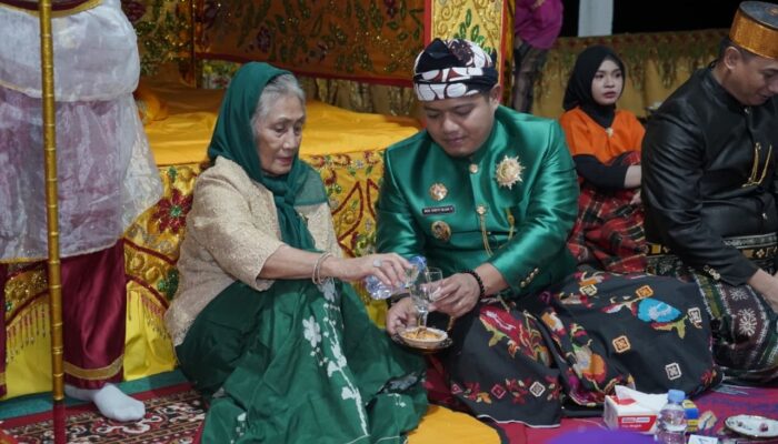 Khidmatnya Ritual Adat Maddoja Roja dalam Rangkaian Hari Jadi ke-67 Kabupaten Luwu
