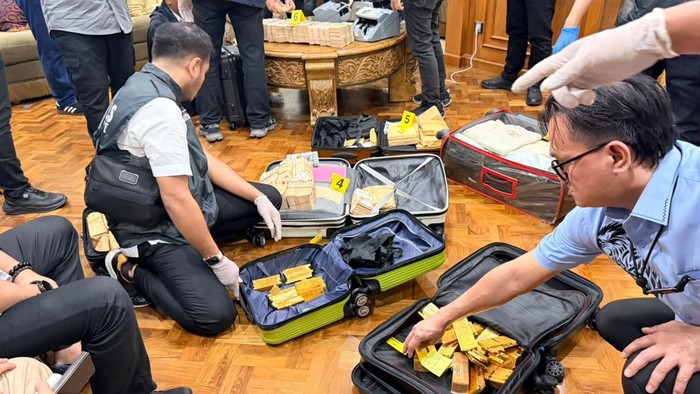Geledah Rumah Mewah di Sentul, Polisi Temukan 74 Kg Emas Batangan di Balik Dinding Rahasia