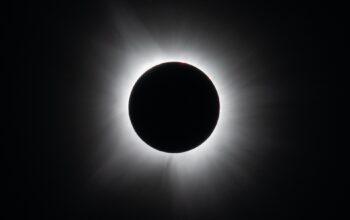 Tinggal Tiga Hari Lagi, Gerhana Matahari Total Lintasi Sejumlah Negara