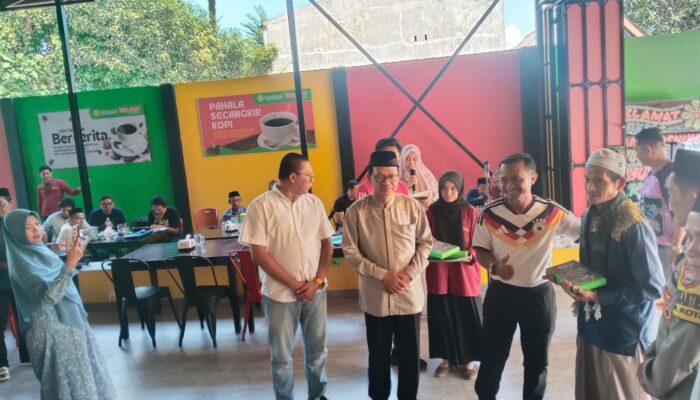 Bupati Bone Resmikan Gerai Ke-22 Azzahrah Warkop dan Kue Tradisional