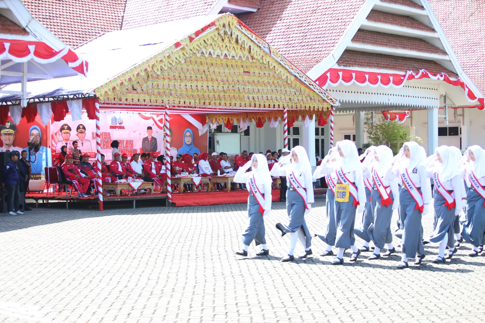Ribuan Pelajar Meriahkan Lomba Gerak Jalan Indah di Bone