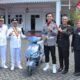 Ipda Ad’harianto Dihadiahi Motor Listrik Usai Pimpin Upacara HUT Ke-81 RI