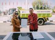 Pemkot Palopo Terima Bantuan Truk Sampah dari Bank Sulselbar