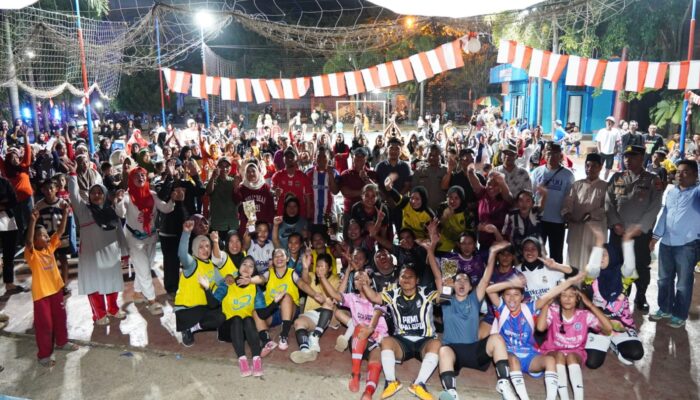 Warga Pontap Meriahkan Penutupan HUT ke-81 RI dengan Futsal Wanita
