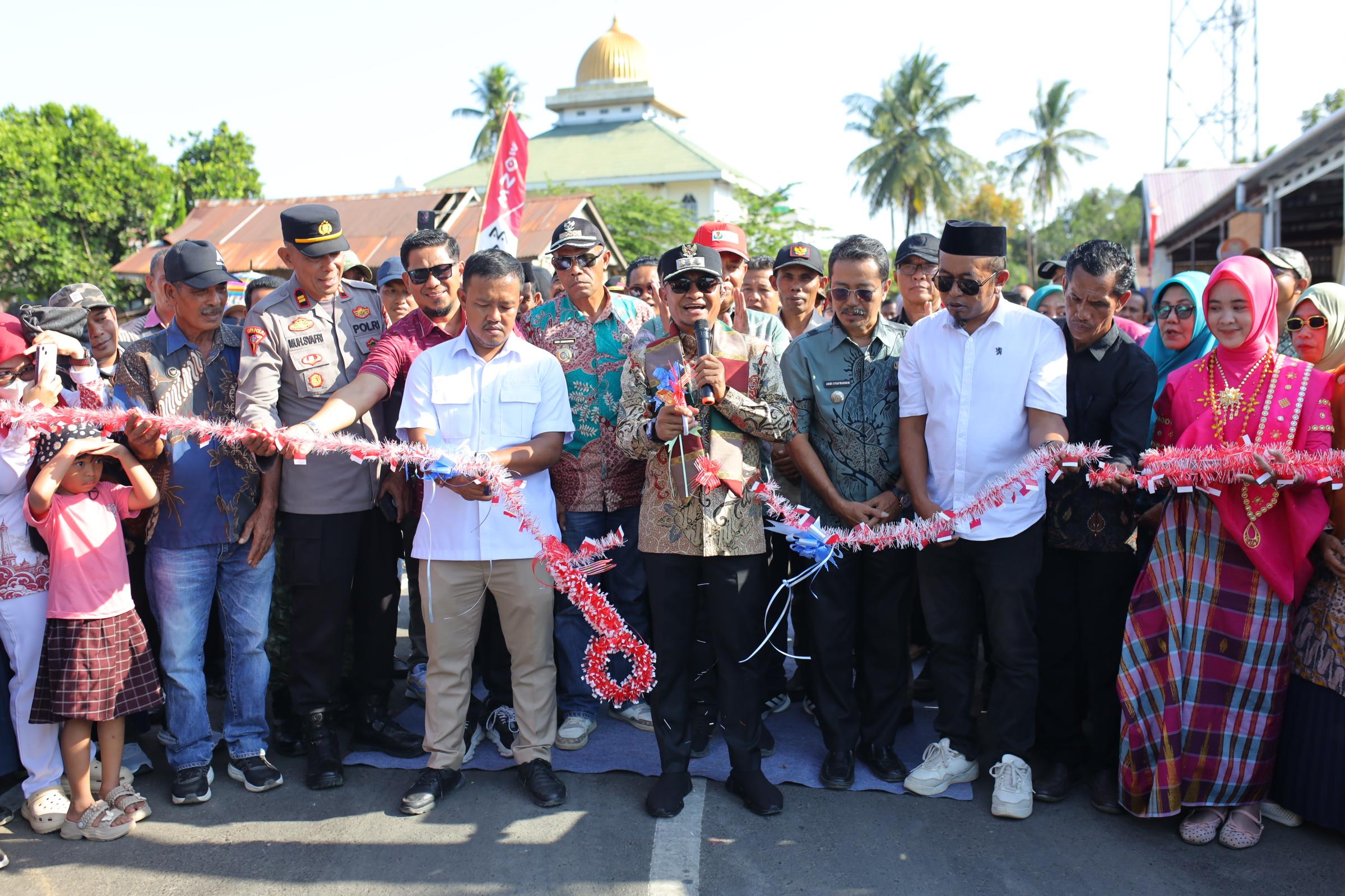 Bupati Bone Resmikan Ruas Jalan Camming-Bune-Talumae, Jadi Akses Alternatif ke Makassar