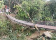 Baru Diresmikan, Jembatan Pongpet Anjlok Saat Dilintasi Bupati Pangandaran dan Puluhan Warga