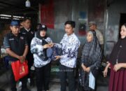 Wabup Sidrap Nurkanaah Serahkan Santunan untuk Korban Kebakaran di Teteaji