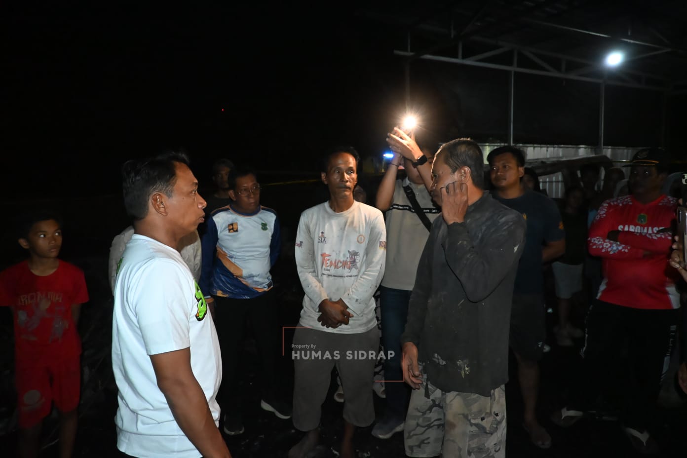 Bupati Syaharuddin Temui Warga Kalosi Alau yang Tertimpa Musibah Kebakaran