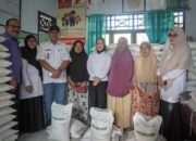 Naili Trisal Salurkan Bantuan Beras CPPD untuk Ribuan Warga Palopo