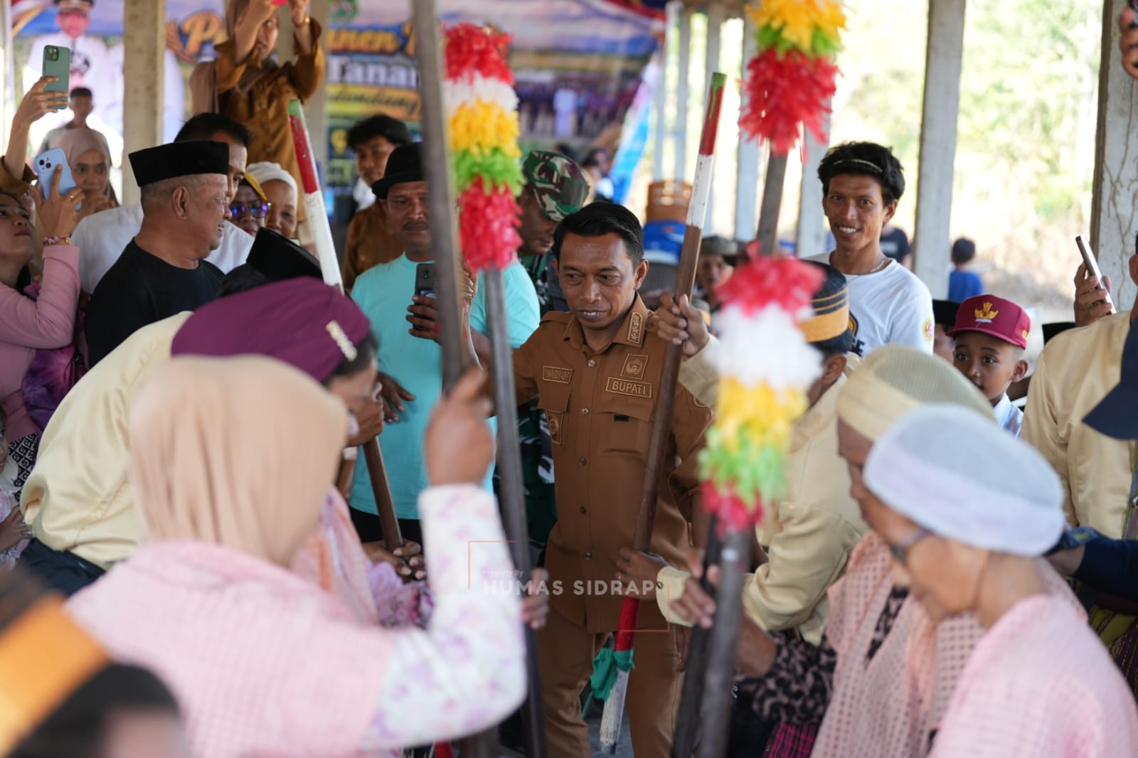 Di Tengah Kemarau, Petani Desa Botto Gelar Mappadendang