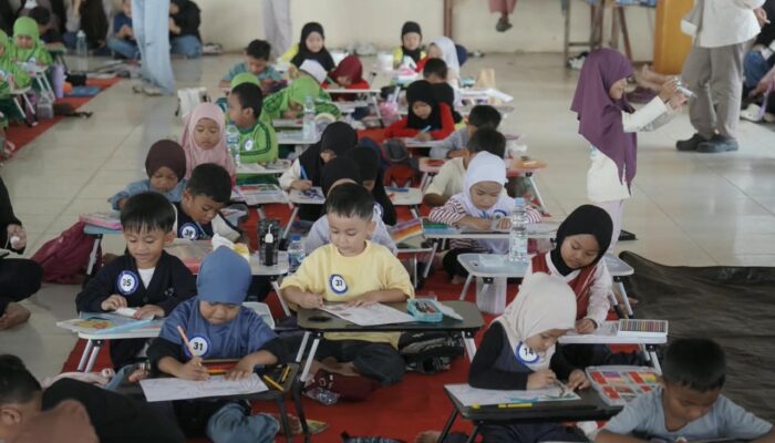 Hari Pariwisata 2026, Disparbud Palopo Gelar Lomba Mewarnai TK dan PAUD di Pantai Labombo