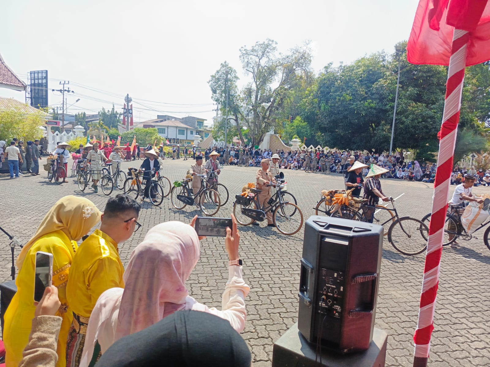 Ratusan Pesepeda Tua Ramaikan Karnaval Budaya Gau Maraja di Bone