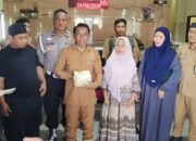 Bupati Sidrap Serahkan Bantuan kepada Tiga Warga Teteaji Korban Kebakaran
