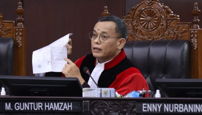MK Tak Temukan Bukti Ijazah SMA Gibran